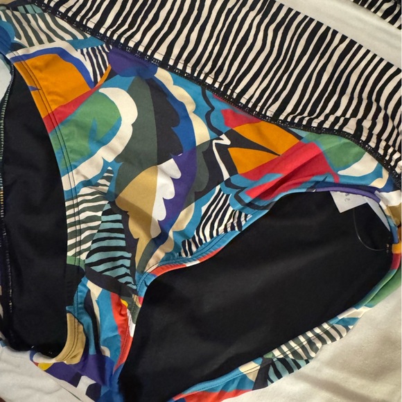 Colorful & FUN Patterned Bikini by BLUE ROD BEATTIE really FLATTERING- zoom in👀 - Picture 10 of 14